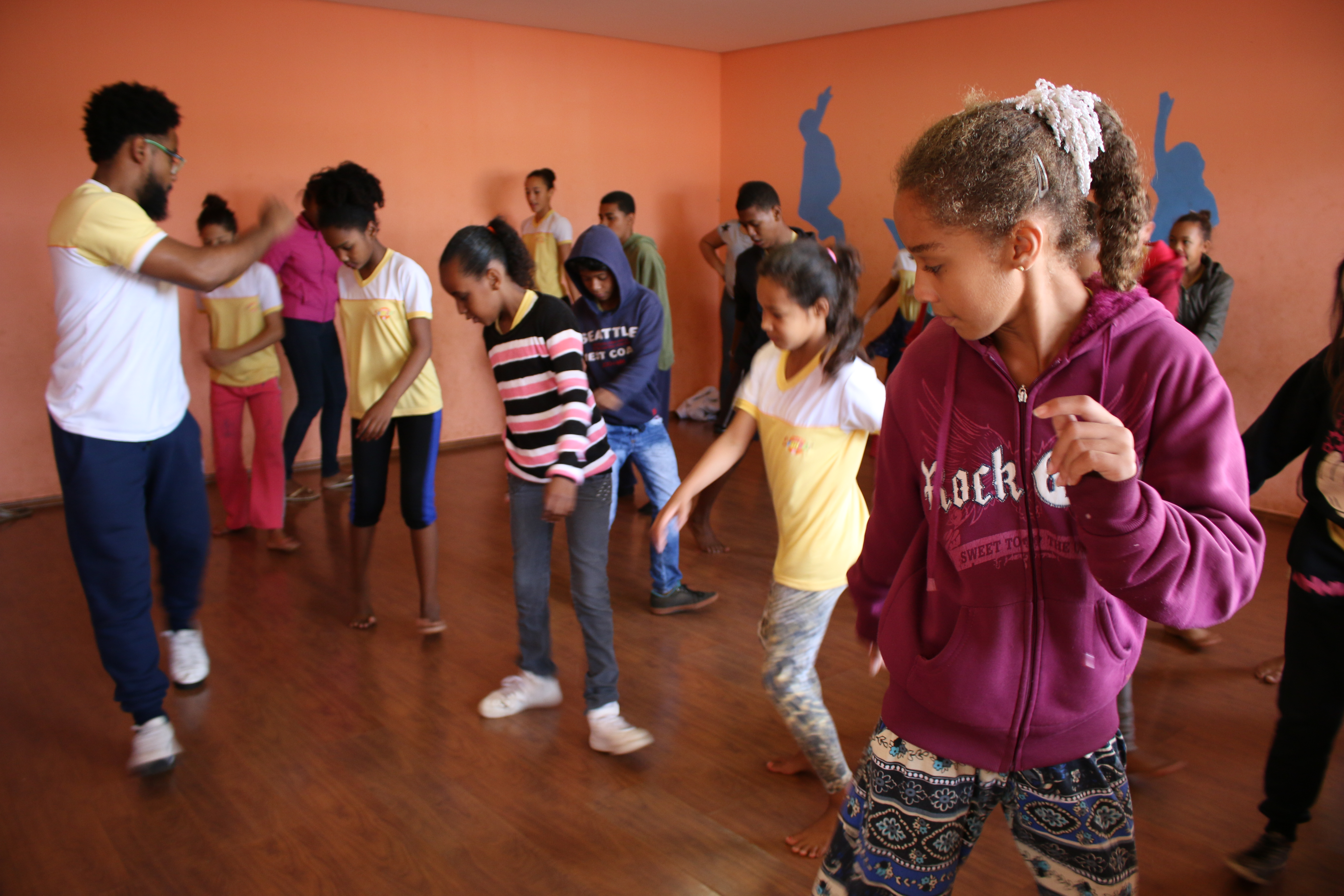 Hip hop leva determinação valores e possibilidades para crianças e adolescentes na Semear