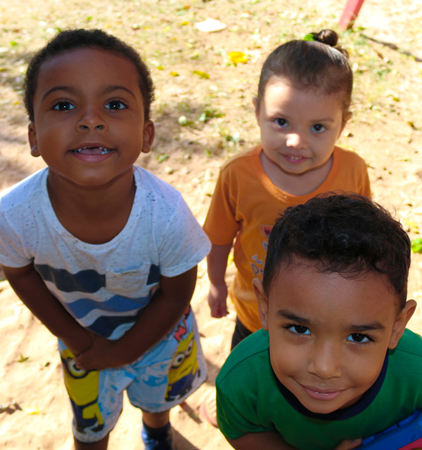relação do brincar com o desenvolvimento infantil