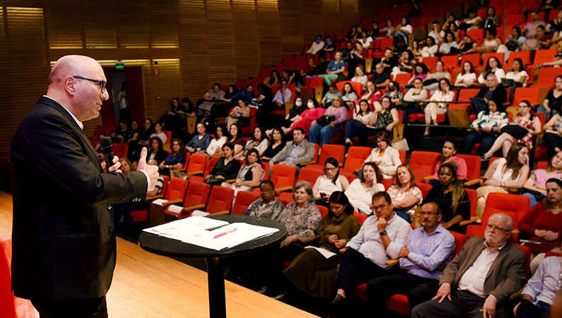 O prefeito de Campinas, Dário Saadi, durante o lançamento do Movimento Educação Sempre