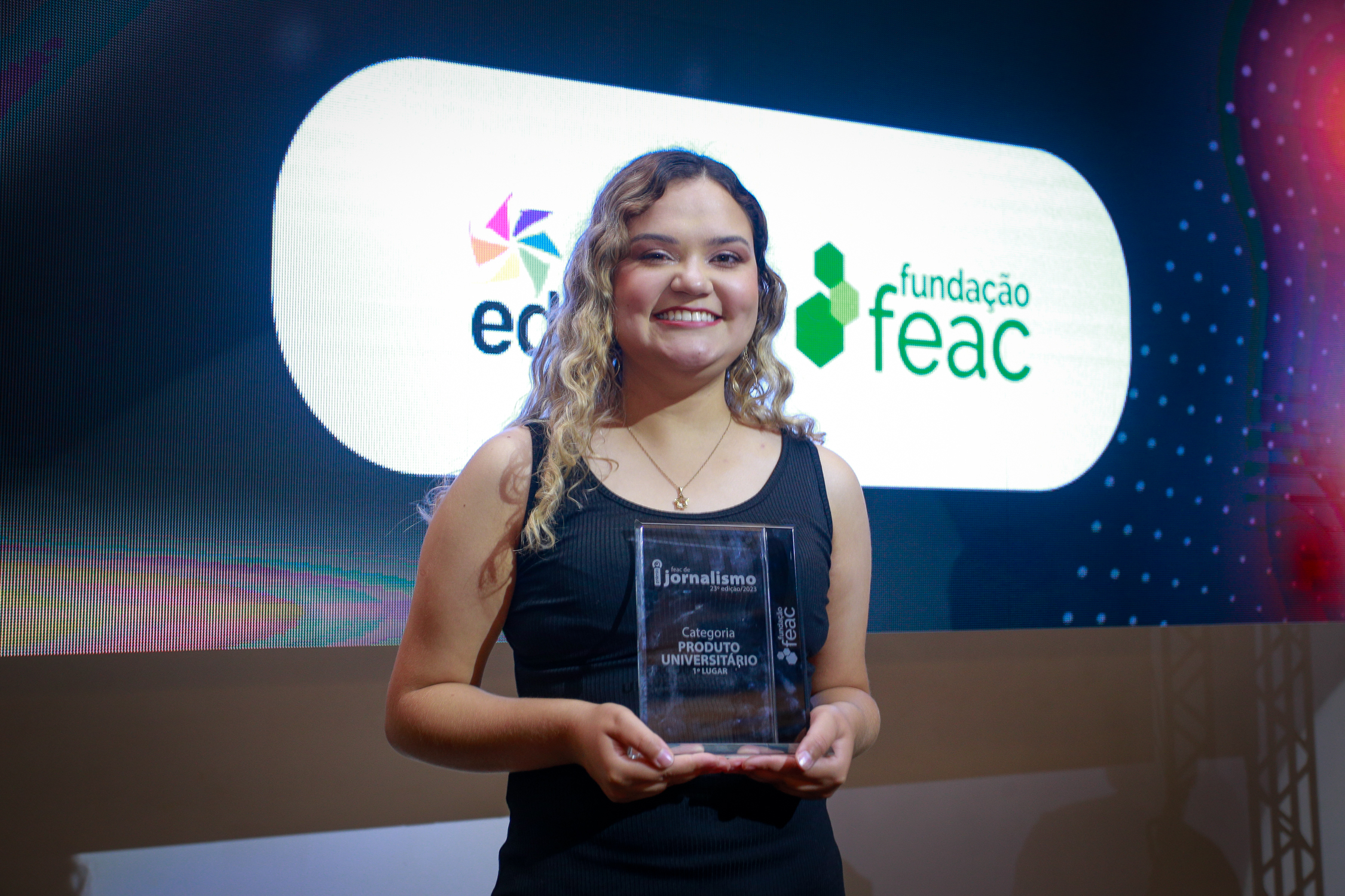 PremioFEAC 208