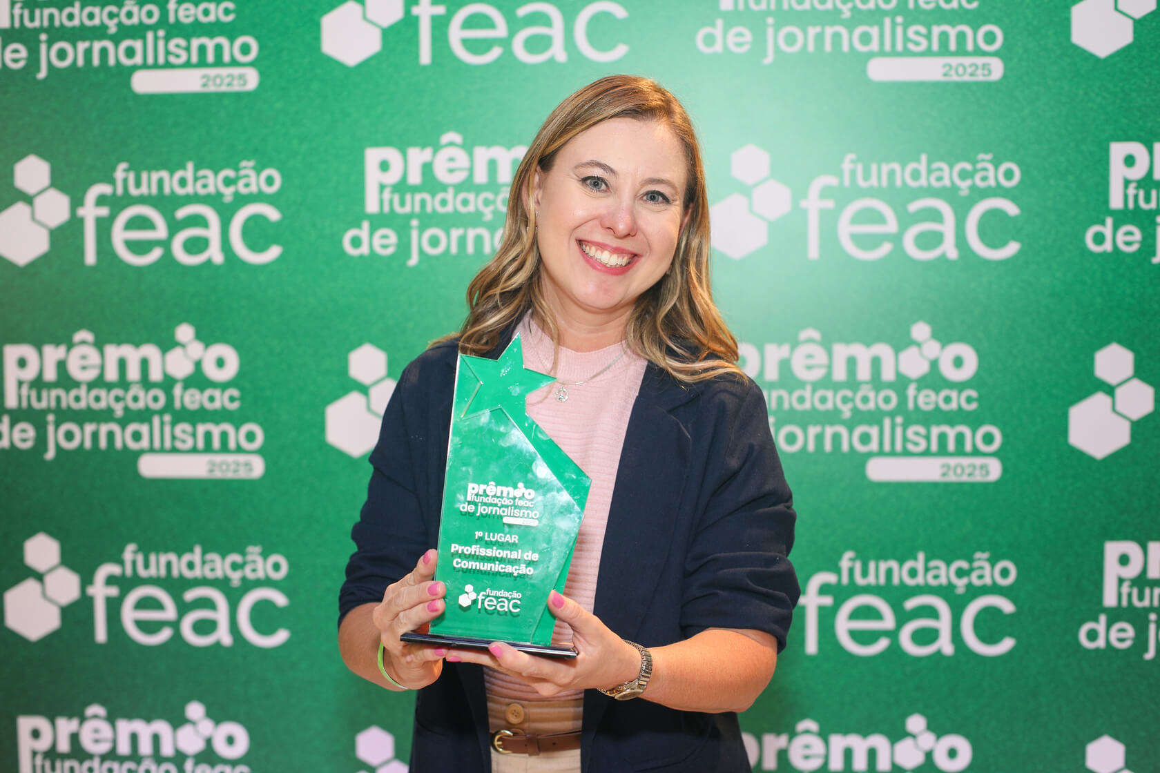 Vencedora e Profissional de Comunicacao Grasiele Gerondi Nova Onda News 1